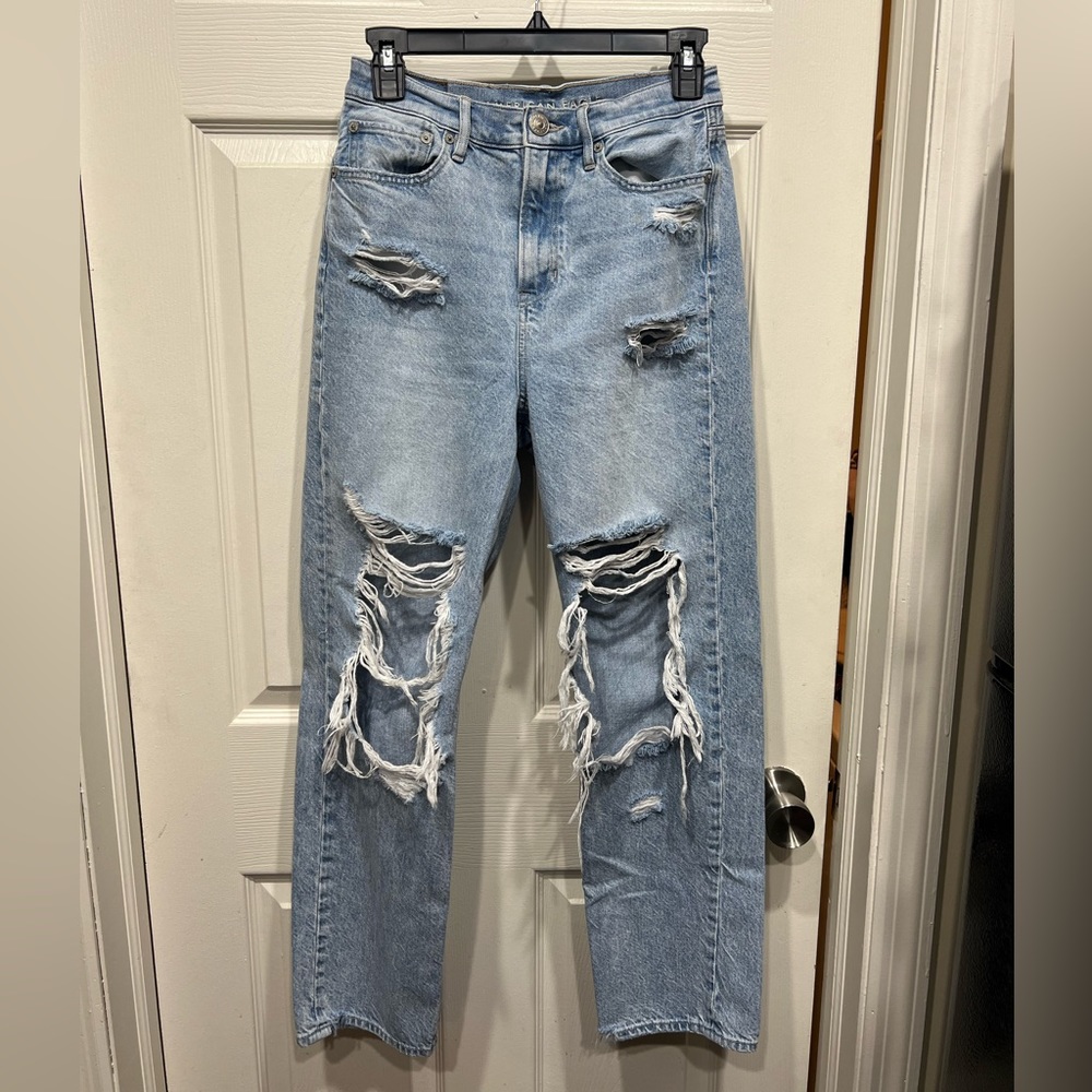 American Eagle Highest Rise 90’s Boyfriend Jeans - Size 2